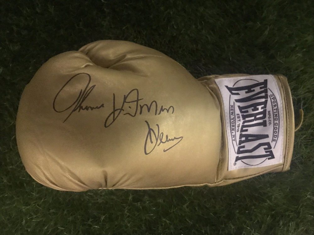 Tommy Hearns The Hitman Hand Signed Boxing Glove AFTAL PHOTO PROOF COA