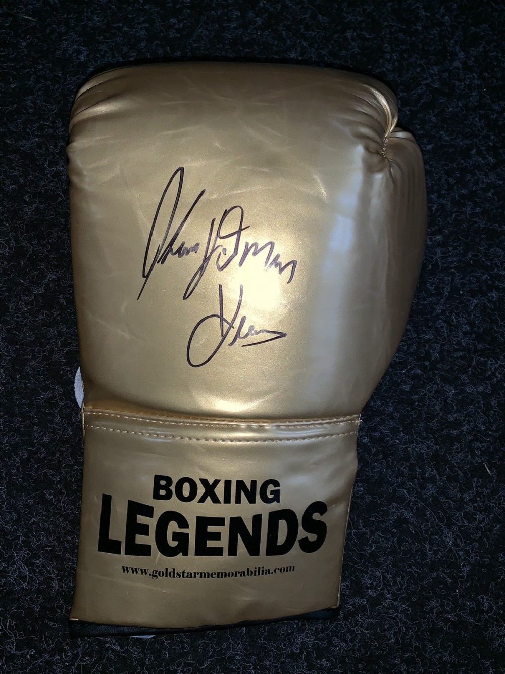 Tommy Hearns The Hitman Hand Signed Boxing Glove AFTAL PHOTO PROOF COA